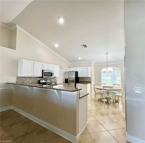 2720 1st PL, Cape Coral, FL 33909