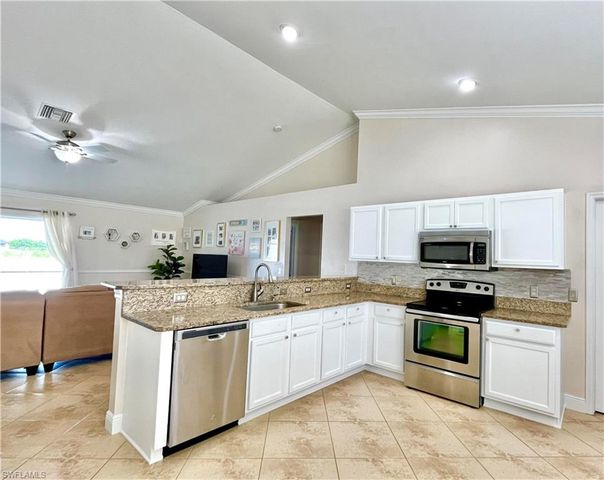 2720 1st PL, Cape Coral, FL 33909