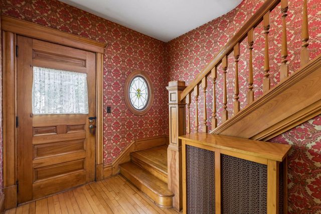221 11th Avenue N, Hopkins, MN 55343