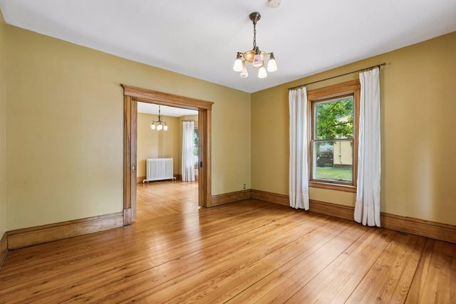 221 11th Avenue N, Hopkins, MN 55343
