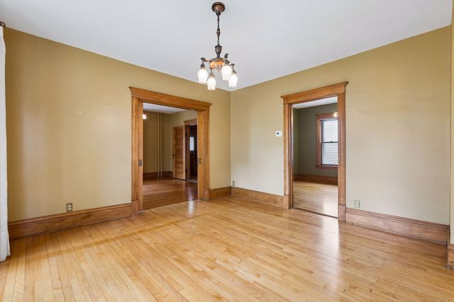 221 11th Avenue N, Hopkins, MN 55343