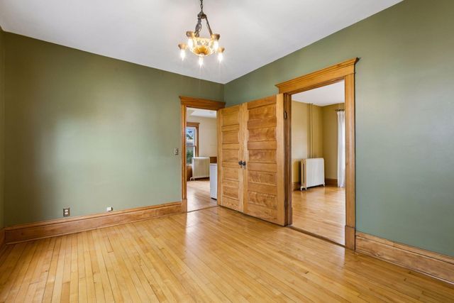 221 11th Avenue N, Hopkins, MN 55343
