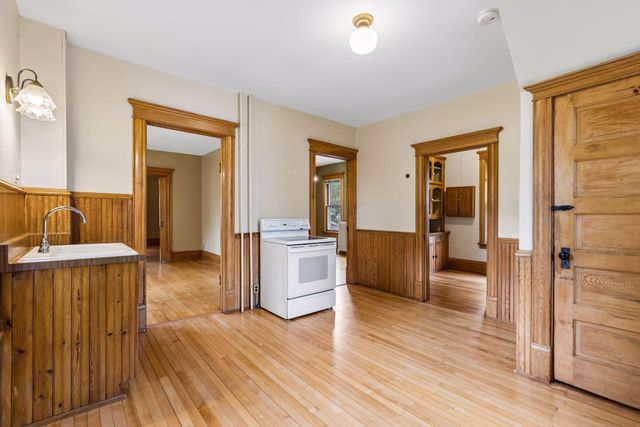 221 11th Avenue N, Hopkins, MN 55343