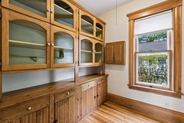 221 11th Avenue N, Hopkins, MN 55343