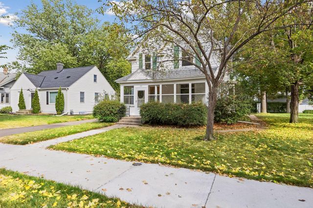221 11th Avenue N, Hopkins, MN 55343