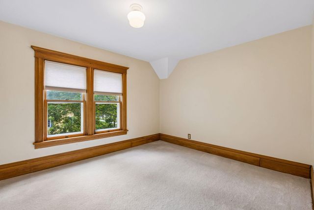 221 11th Avenue N, Hopkins, MN 55343