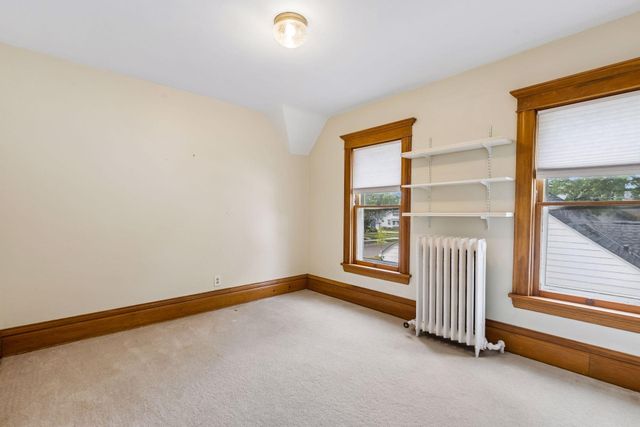 221 11th Avenue N, Hopkins, MN 55343