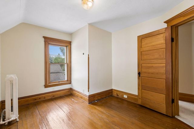 221 11th Avenue N, Hopkins, MN 55343