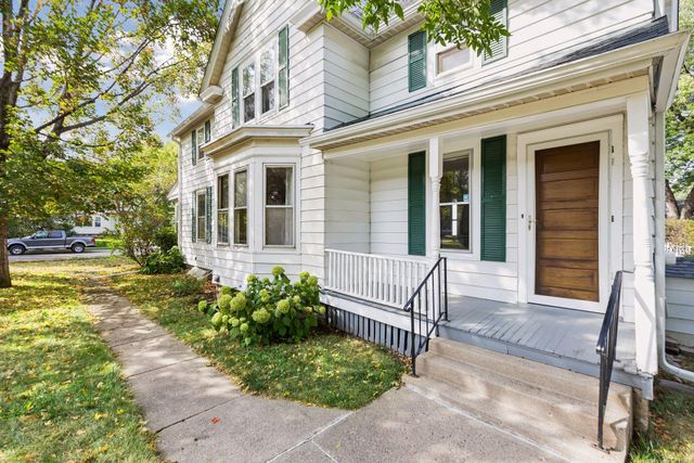 221 11th Avenue N, Hopkins, MN 55343