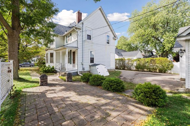 221 11th Avenue N, Hopkins, MN 55343
