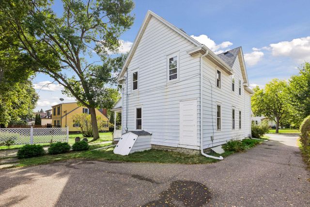 221 11th Avenue N, Hopkins, MN 55343