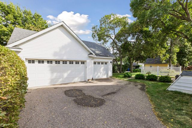 221 11th Avenue N, Hopkins, MN 55343