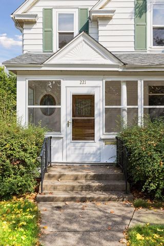 221 11th Avenue N, Hopkins, MN 55343