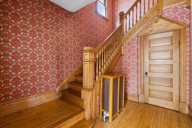 221 11th Avenue N, Hopkins, MN 55343
