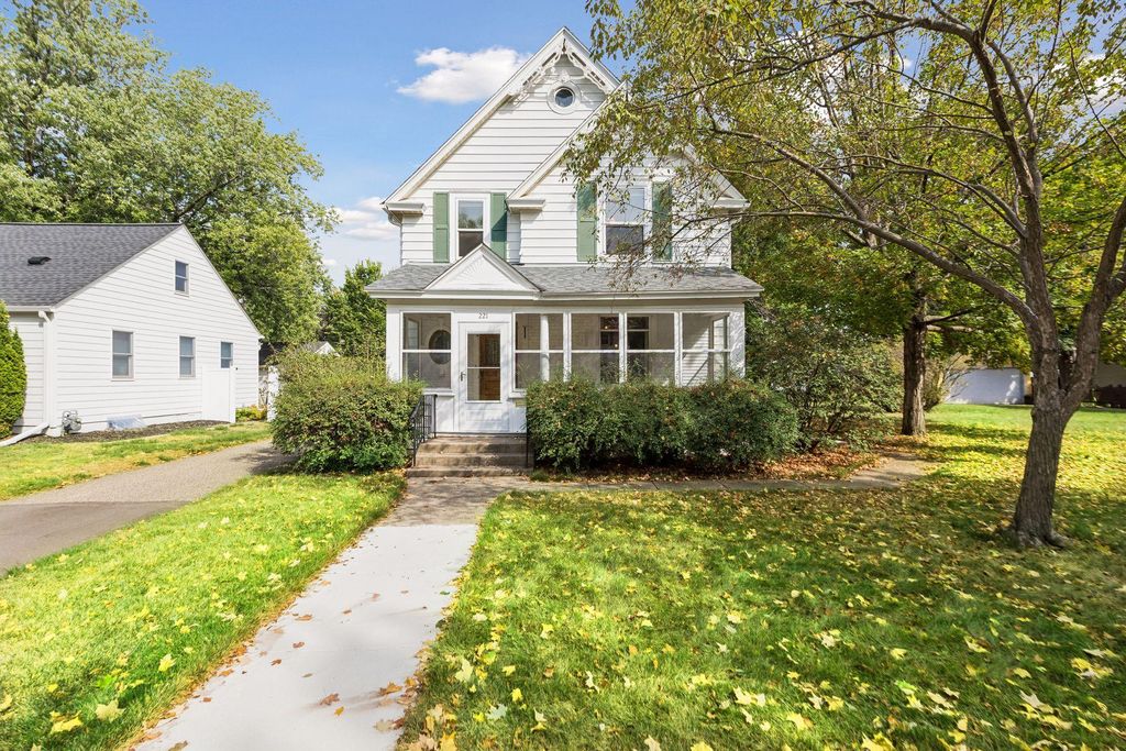 221 11th Avenue N, Hopkins, MN 55343 — exterior