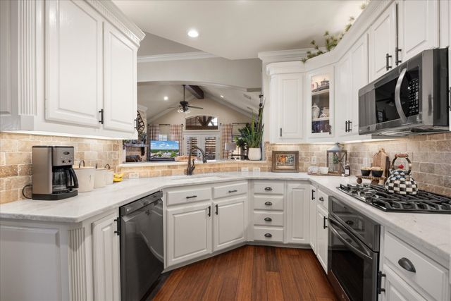 703 N Avalon Court, Granbury, TX 76048