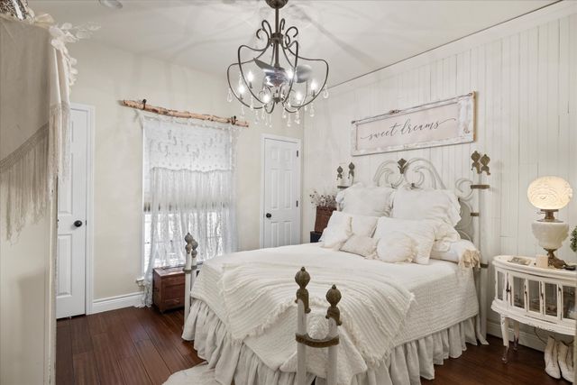 703 N Avalon Court, Granbury, TX 76048