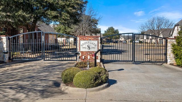 703 N Avalon Court, Granbury, TX 76048