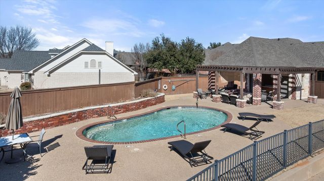 703 N Avalon Court, Granbury, TX 76048