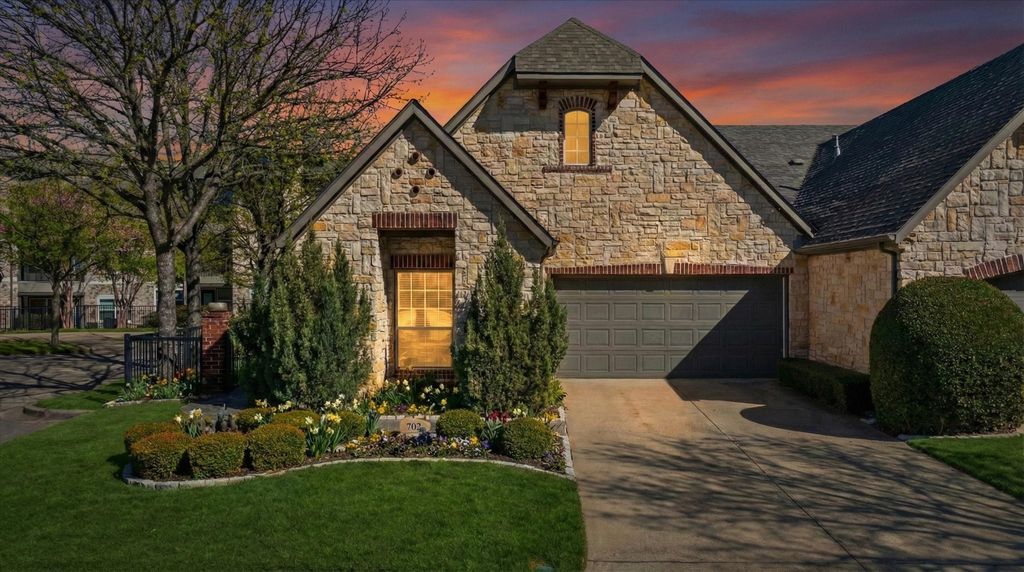 703 N Avalon Court, Granbury, TX 76048