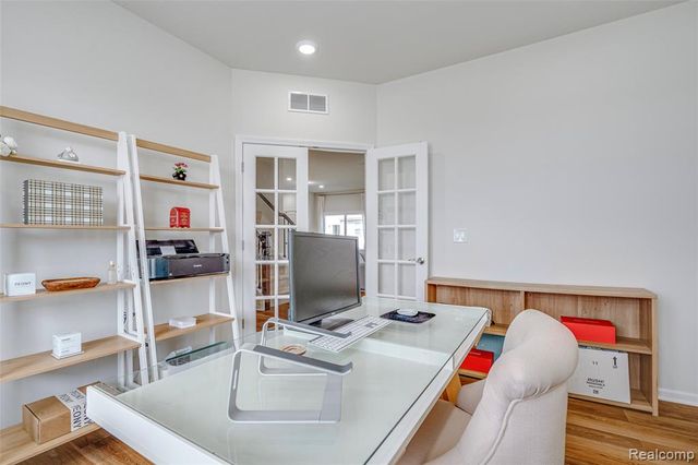 6037 Fieldstone Circle, South Lyon, MI 48178