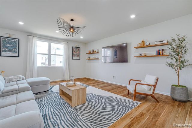 6037 Fieldstone Circle, South Lyon, MI 48178