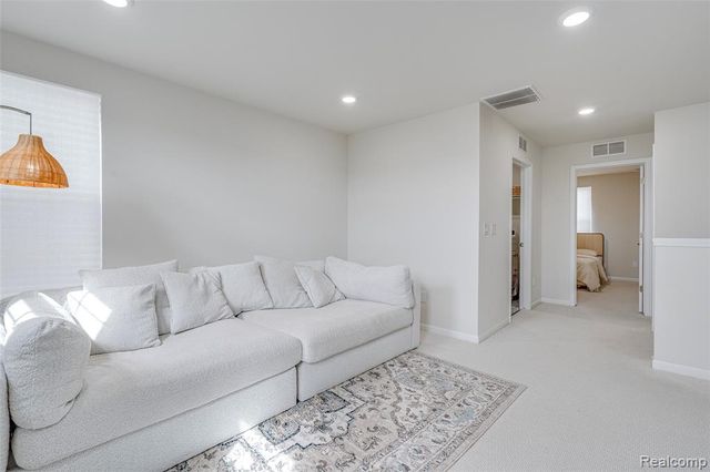 6037 Fieldstone Circle, South Lyon, MI 48178