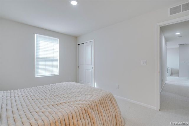 6037 Fieldstone Circle, South Lyon, MI 48178