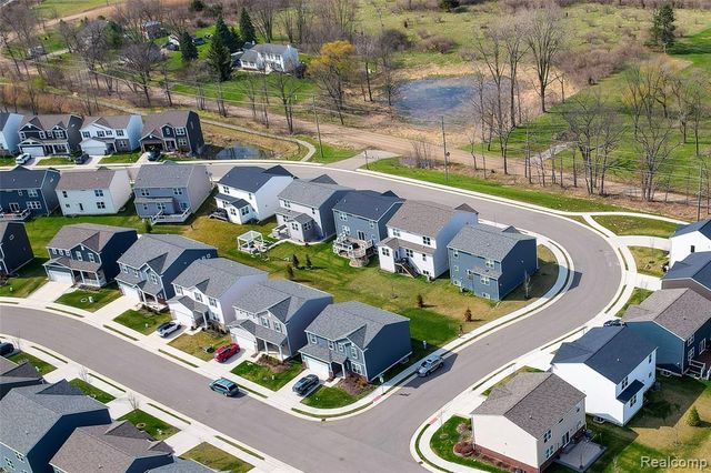 6037 Fieldstone Circle, South Lyon, MI 48178