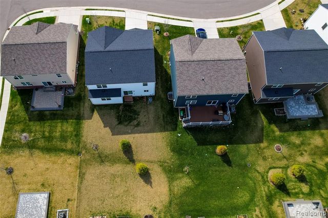 6037 Fieldstone Circle, South Lyon, MI 48178