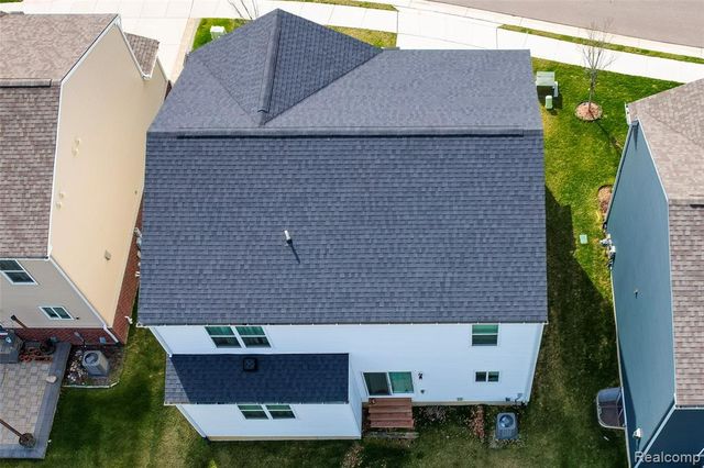 6037 Fieldstone Circle, South Lyon, MI 48178