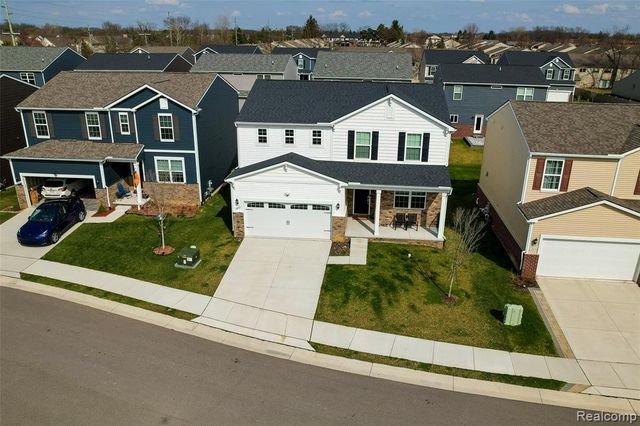 6037 Fieldstone Circle, South Lyon, MI 48178