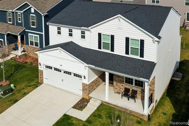 6037 Fieldstone Circle, South Lyon, MI 48178