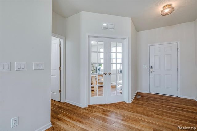 6037 Fieldstone Circle, South Lyon, MI 48178