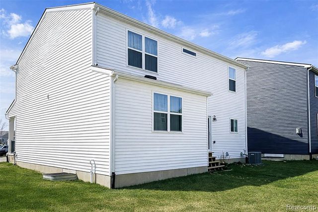 6037 Fieldstone Circle, South Lyon, MI 48178