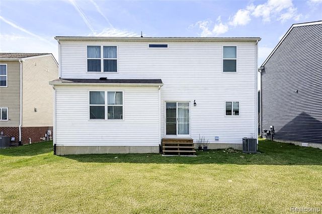 6037 Fieldstone Circle, South Lyon, MI 48178