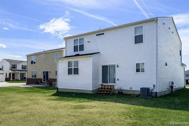 6037 Fieldstone Circle, South Lyon, MI 48178