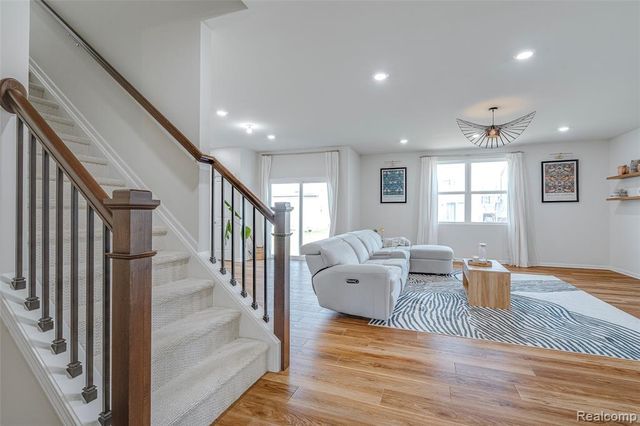 6037 Fieldstone Circle, South Lyon, MI 48178