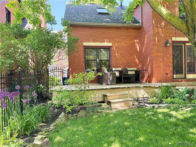 54 Cary Street, Buffalo, NY 14201