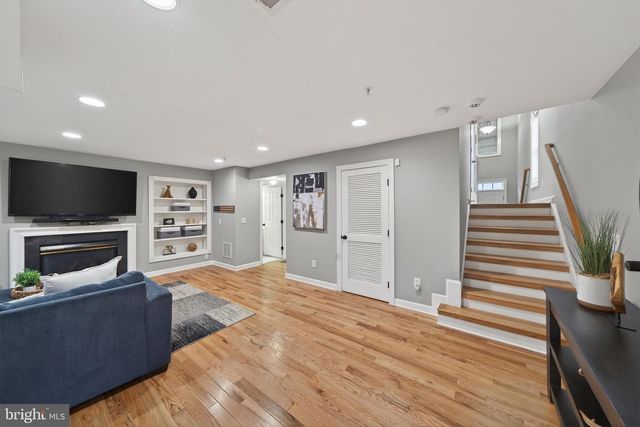 8015 SAMUEL WALLIS ST, Lorton, VA 22079