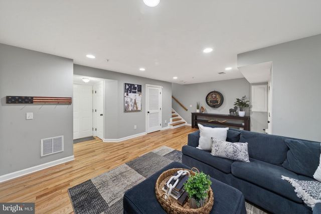 8015 SAMUEL WALLIS ST, Lorton, VA 22079