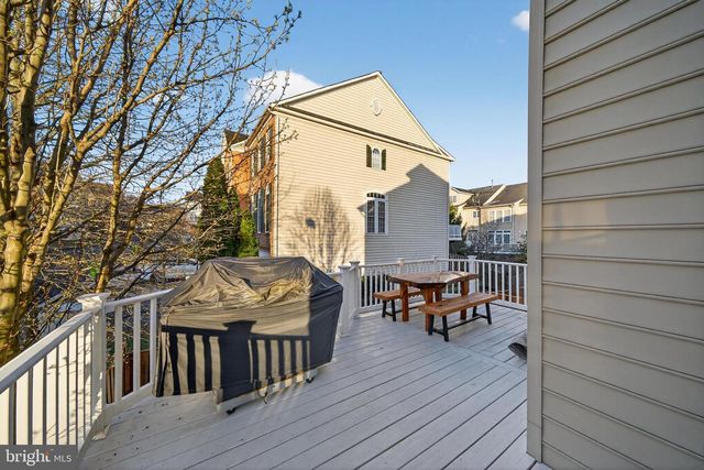 8015 SAMUEL WALLIS ST, Lorton, VA 22079