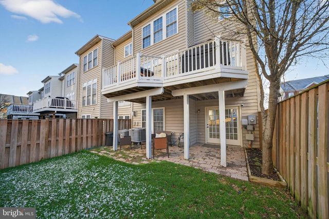 8015 SAMUEL WALLIS ST, Lorton, VA 22079