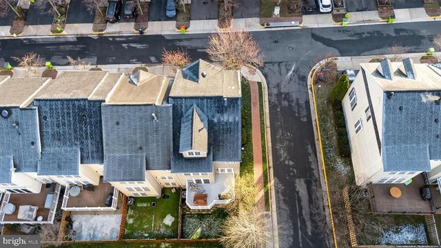 8015 SAMUEL WALLIS ST, Lorton, VA 22079