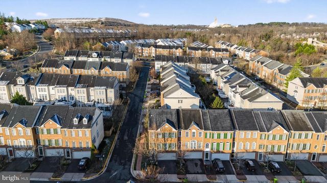 8015 SAMUEL WALLIS ST, Lorton, VA 22079