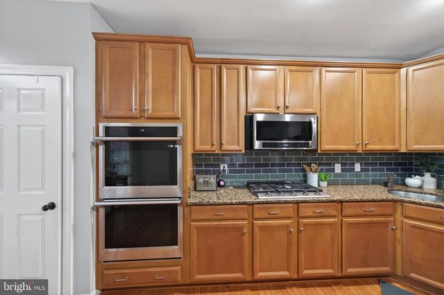 8015 SAMUEL WALLIS ST, Lorton, VA 22079