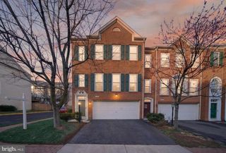 8015 SAMUEL WALLIS ST, Lorton, VA 22079