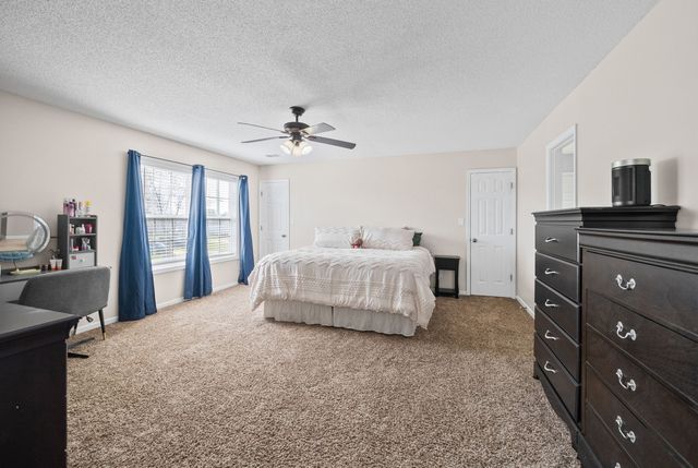 937 Commission Dr, Clarksville, TN 37042