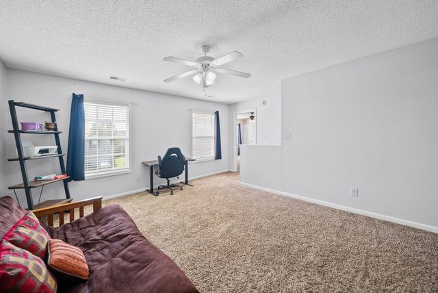 937 Commission Dr, Clarksville, TN 37042