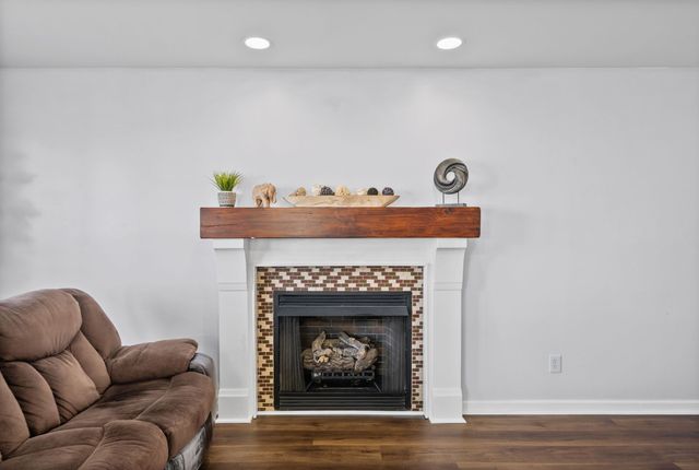 937 Commission Dr, Clarksville, TN 37042